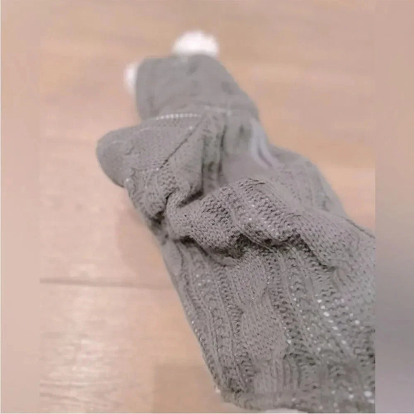 NWOT GREY W WHITE FUR LINED CABLE KNIT SWEATER WITH HOOD FOR DOG SIZE XS - Picture 8 of 9